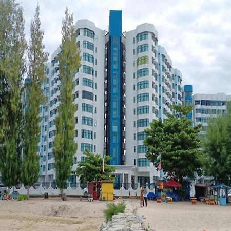 Mutiara Melaka Beach Resort - Islamic Compliance Only Tangga Batu エクステリア 写真