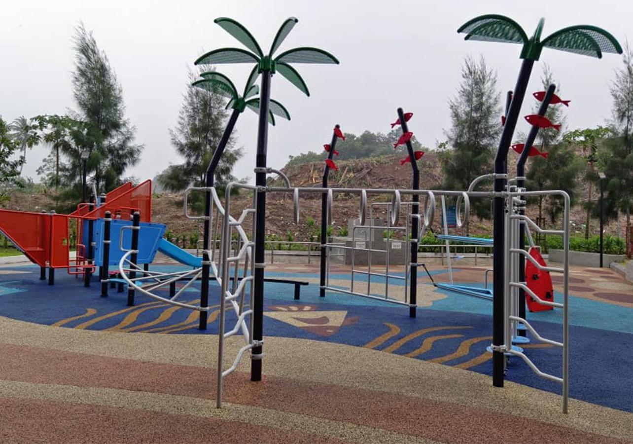 Mutiara Melaka Beach Resort - Islamic Compliance Only Tangga Batu エクステリア 写真
